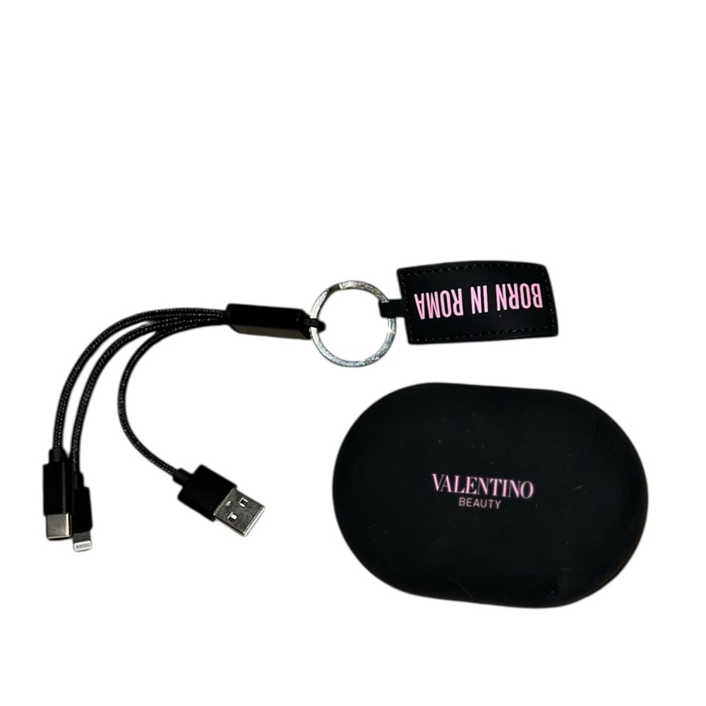 Valentino Born in Roma Portable Charger And Case